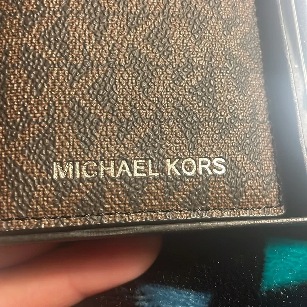 MICHEAL KORS NIB Clip on wallet